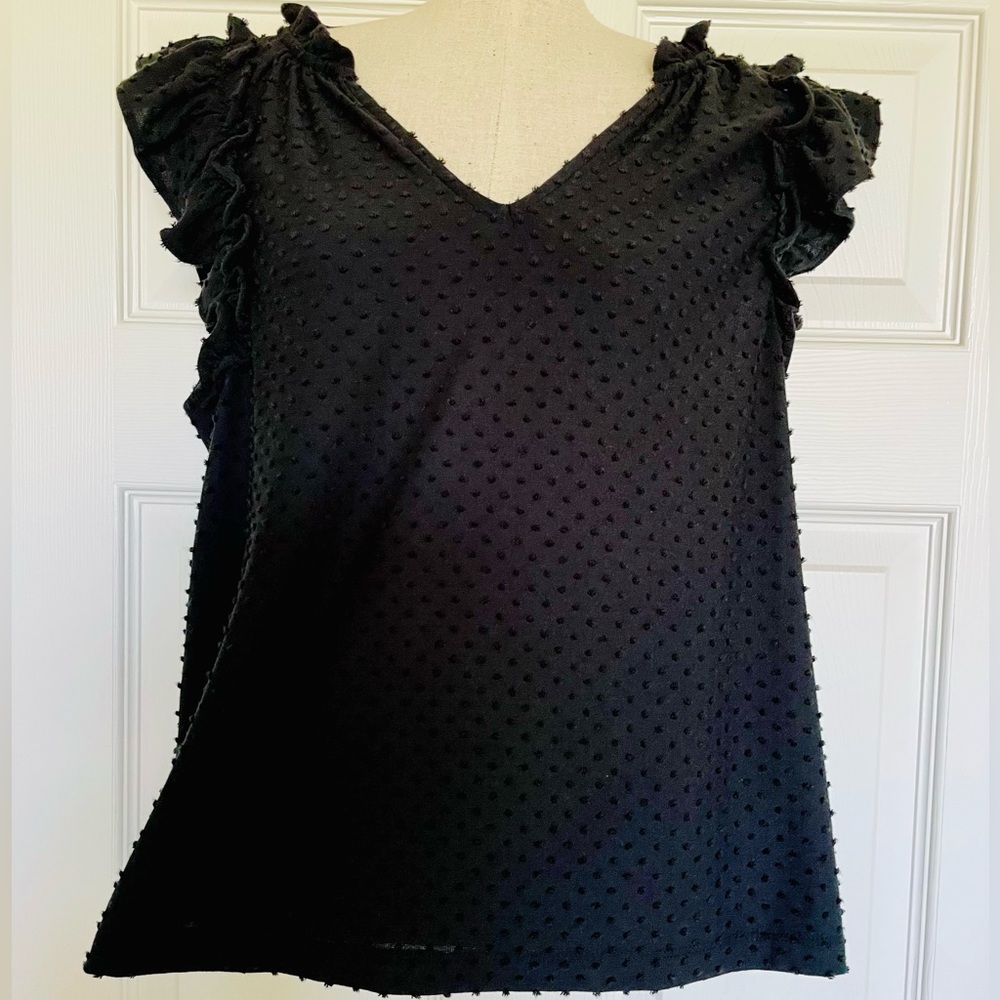 Black ruffle sleeve J Crew top with textural dots. XS stretchy. NWT.